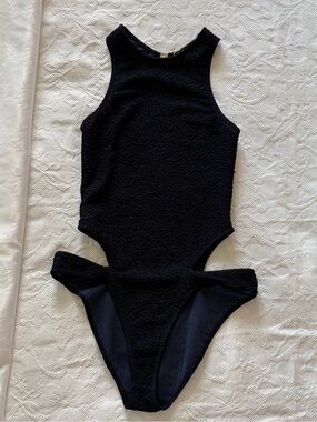 Sleeveless Black Textured Bodysuit